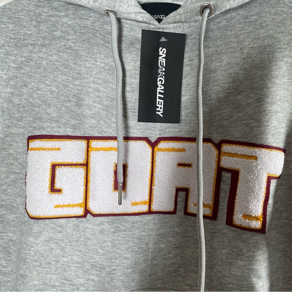 Sneakgallery "GOAT” Hoodie – Light Gray – Size S – 100% Cotton. - Picture 3 of 11